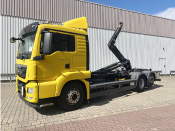 Hook lift truck MAN TGX 26.480