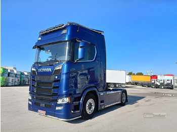 Tractor unit SCANIA S 520