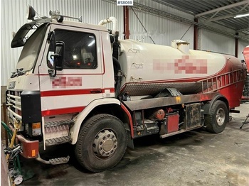 Vacuum truck SCANIA P92