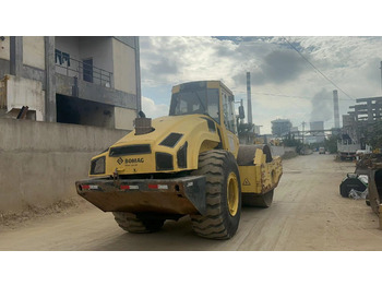 Roller BOMAG BW226DH: picture 5