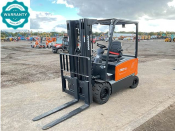 Electric forklift DOOSAN