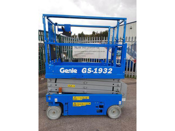 Scissor lift GENIE