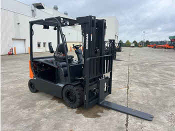 Electric forklift Doosan B30X-7 PLUS: picture 4