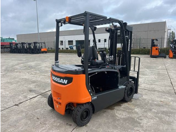 Electric forklift Doosan B30X-7 PLUS: picture 3