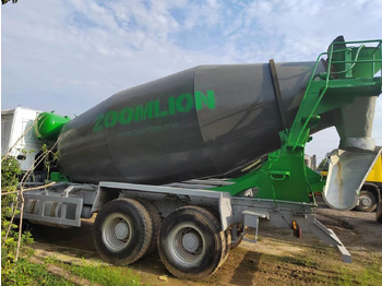 Concrete mixer truck SINOTRUK HOWO