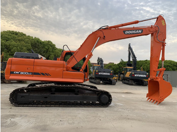 Crawler excavator DOOSAN DX300