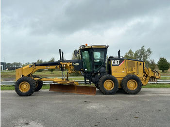 Grader CATERPILLAR 140M