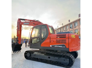 Crawler excavator DOOSAN DX140