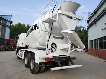 Concrete mixer truck SINOTRUK HOWO