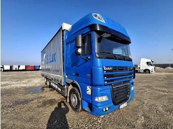 Curtainsider truck DAF XF 105