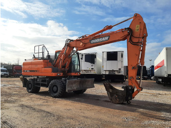 Wheel excavator DOOSAN