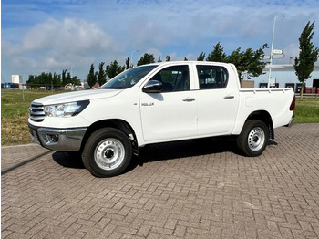 Pickup truck TOYOTA Hilux