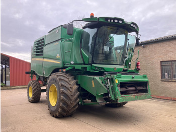 Combine harvester JOHN DEERE T670