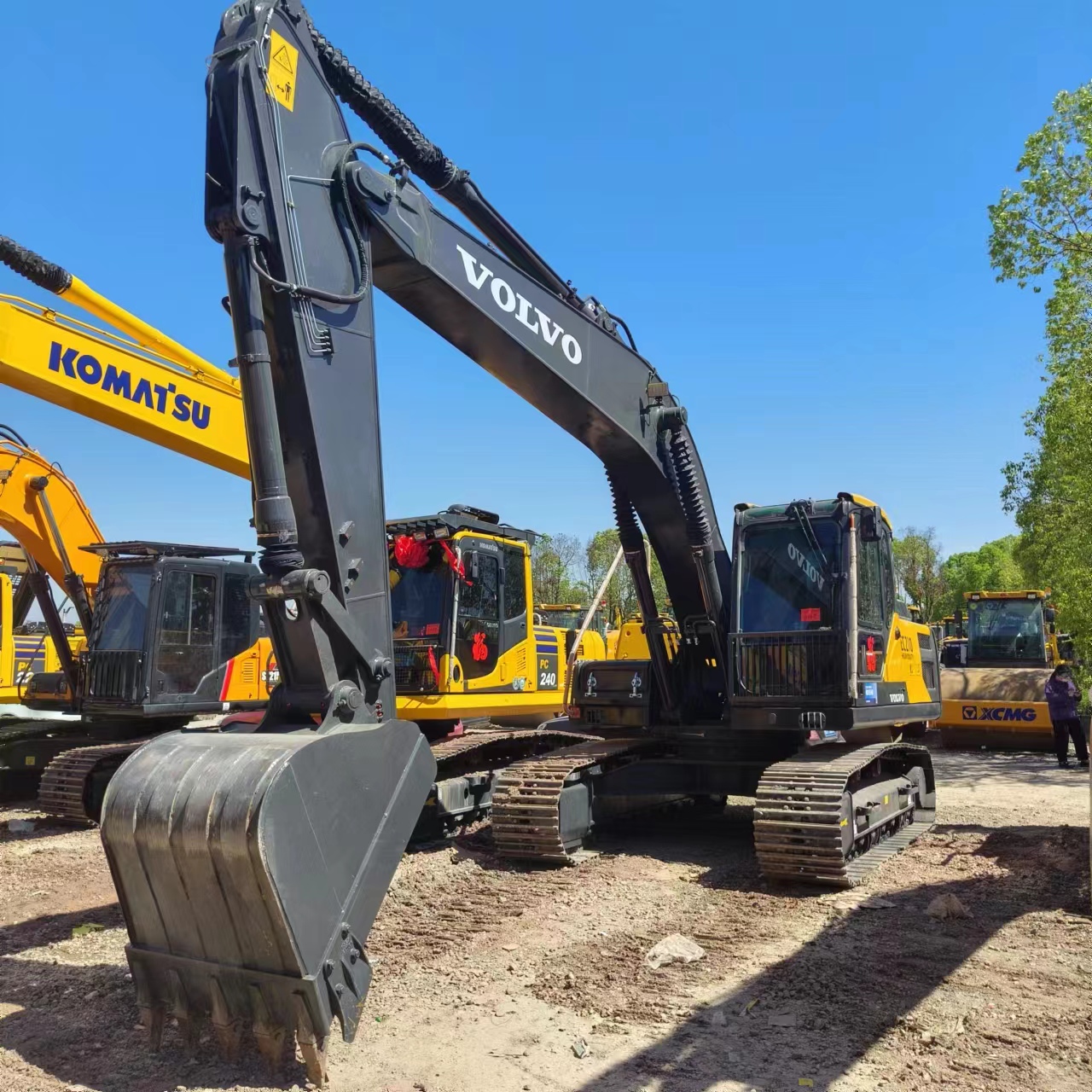 Crawler excavator VOLVO EC210