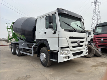 Concrete mixer truck SINOTRUK HOWO