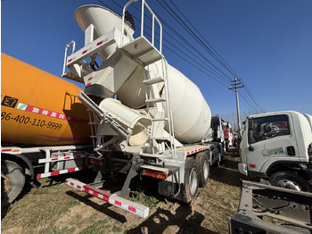 New Concrete mixer truck HOWO: picture 3