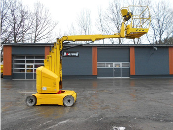 Vertical mast lift JLG