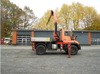 Dropside/ Flatbed truck UNIMOG U400