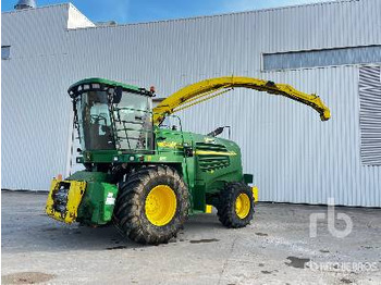 Forage harvester JOHN DEERE 7400 4WD: picture 2