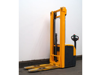 Stacker JUNGHEINRICH EJC