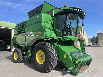 Combine harvester JOHN DEERE T670