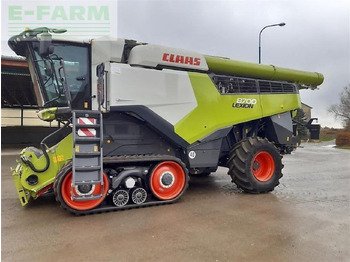 Combine harvester CLAAS Lexion