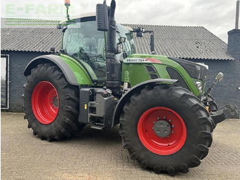 Farm tractor FENDT 724 Vario