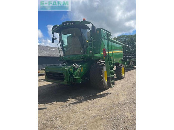 Combine harvester JOHN DEERE T670