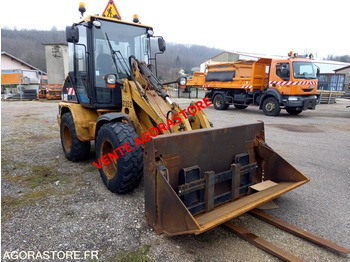 Loader CATERPILLAR 906