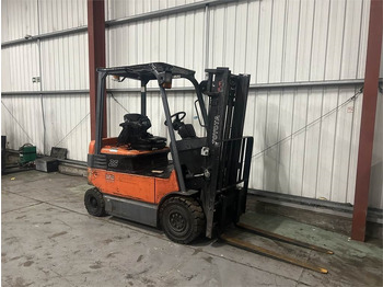 Electric forklift Toyota 7FBMF25: picture 4