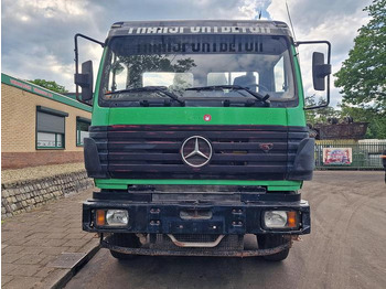 Concrete mixer truck Mercedes-Benz 2527 B 6X4: picture 2