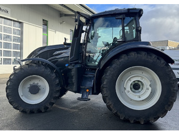 Farm tractor VALTRA T-series