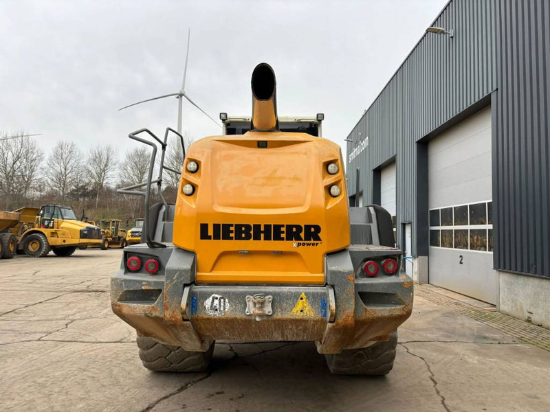 Wheel loader Liebherr L580: picture 8