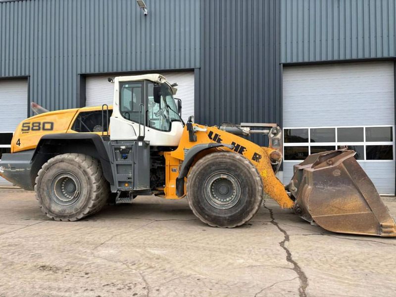 Wheel loader Liebherr L580: picture 6