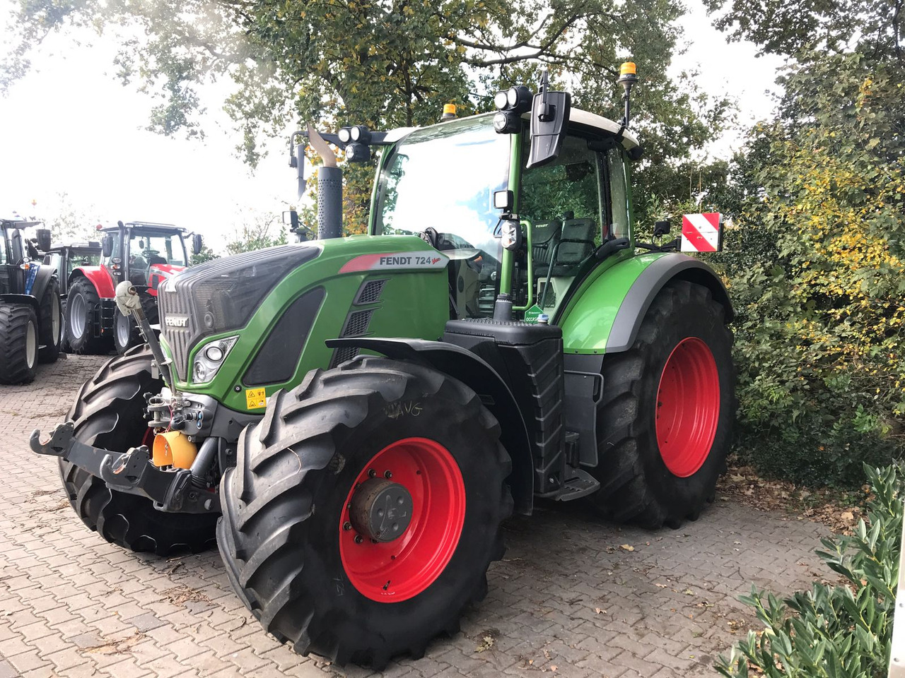 Farm tractor Fendt 724 Vario S4 ProfiPlus: picture 6