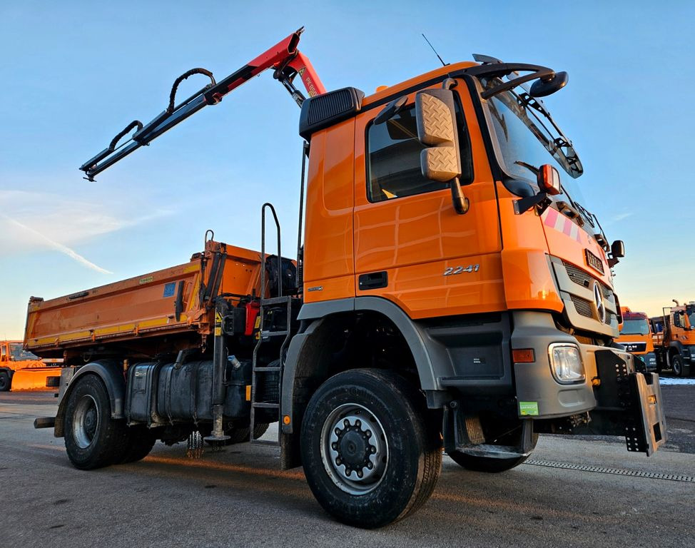 Tipper, Crane truck Mercedes-Benz Actros 2241 4x4 MP3 Palfinger Funk Kran Euro5: picture 8