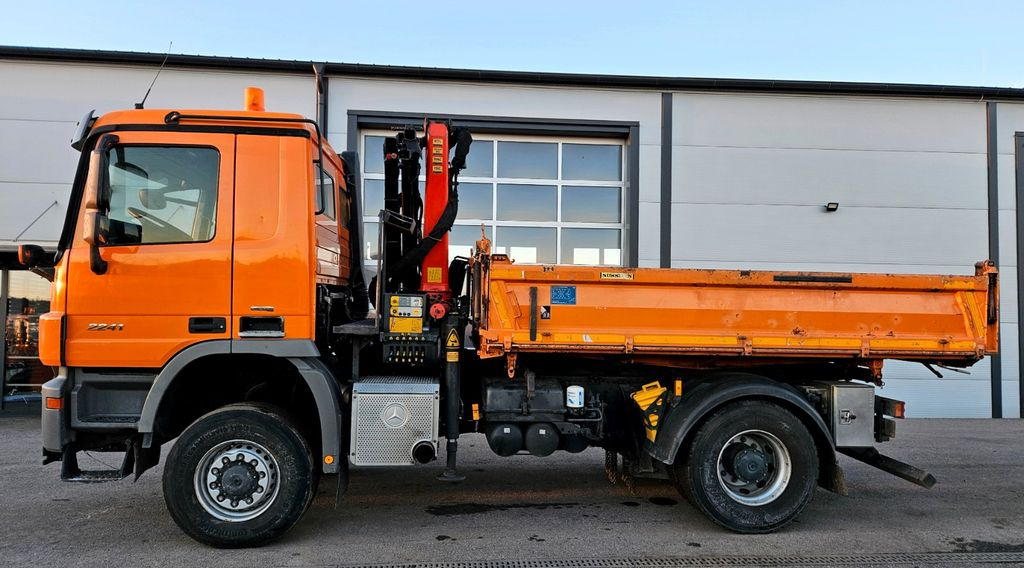 Tipper, Crane truck Mercedes-Benz Actros 2241 4x4 MP3 Palfinger Funk Kran Euro5: picture 10