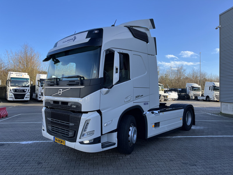 Tractor unit Volvo FM 380 Globetrotter / 273 dkm / New Smart Tacho 2 / APK TUV 02-26: picture 17