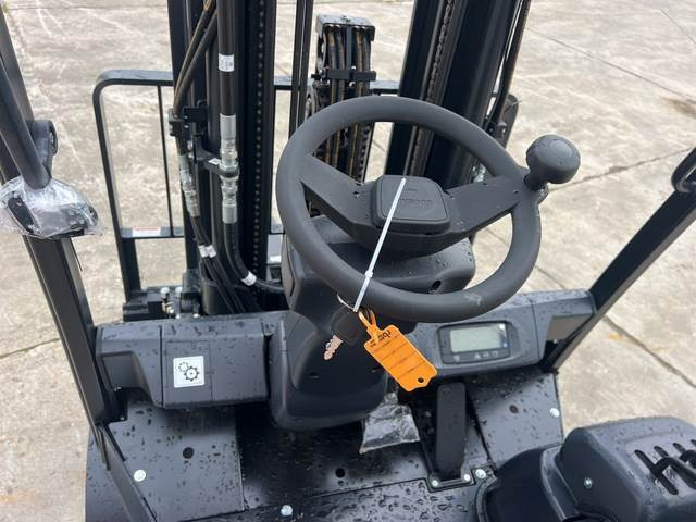 Electric forklift Doosan B30X-7 PLUS: picture 8