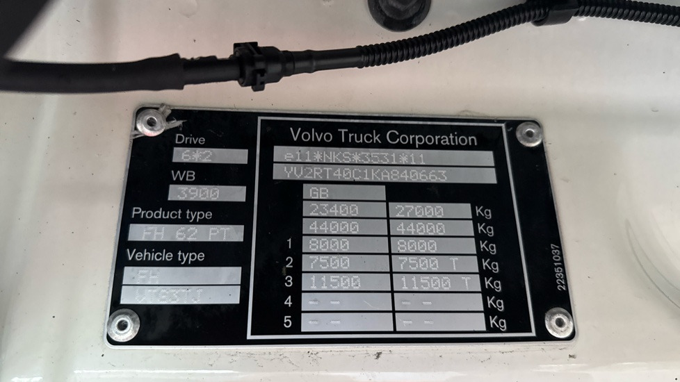 Tractor unit VOLVO FH 500 EURO 6: picture 12