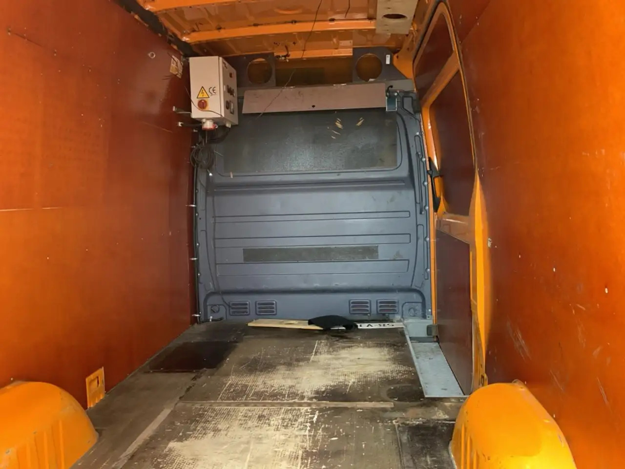 Panel van Volkswagen Crafter 35 2.5 TDI L2H2 PTO + Generator 380 Volt Airco 3 Z: picture 15