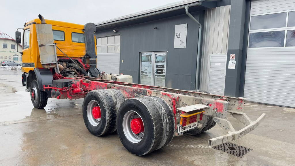 Cab chassis truck Mercedes-Benz Actros 3331 6x4 chassis - air condition: picture 6