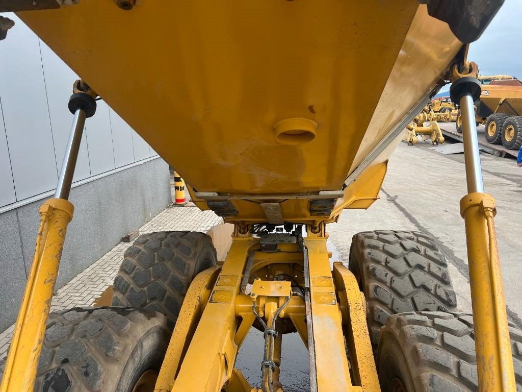 Articulated dumper Bell B 25 E: picture 36