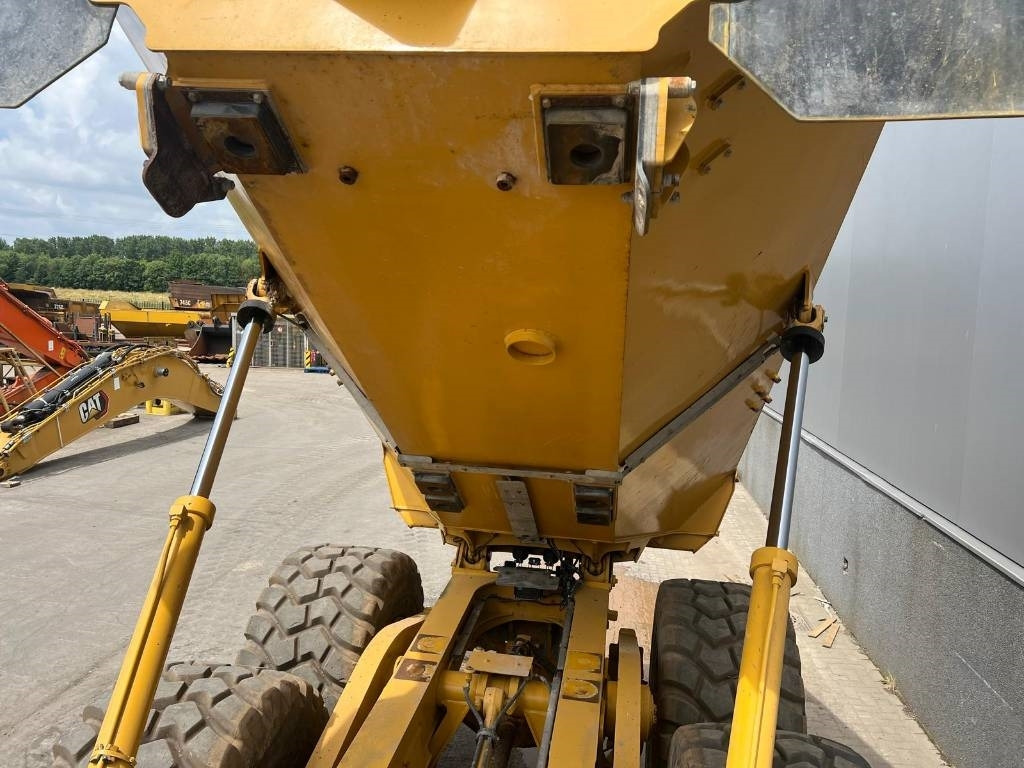 Articulated dumper Bell B 25 E: picture 30