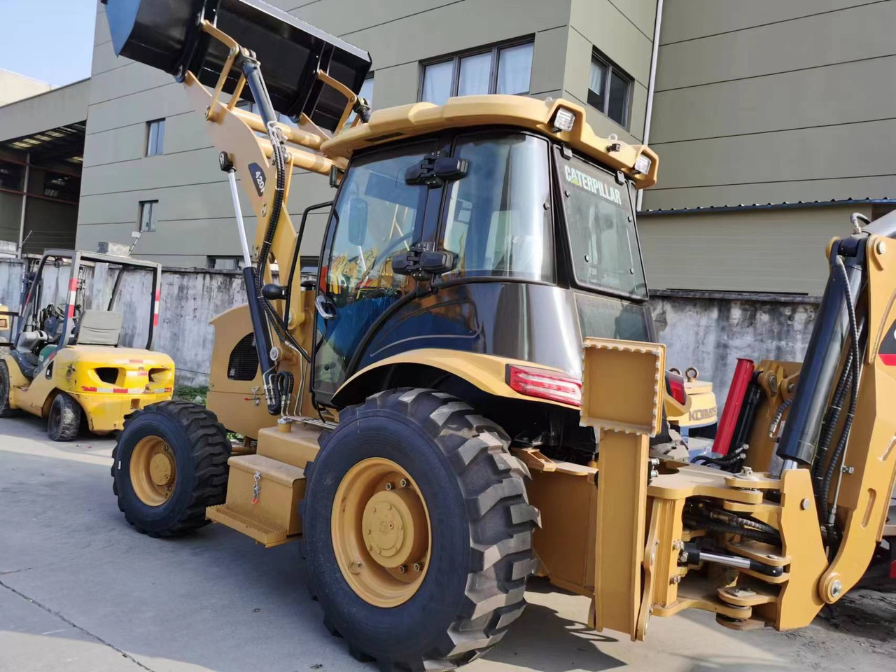 Backhoe loader CATERPILLAR 420F: picture 10