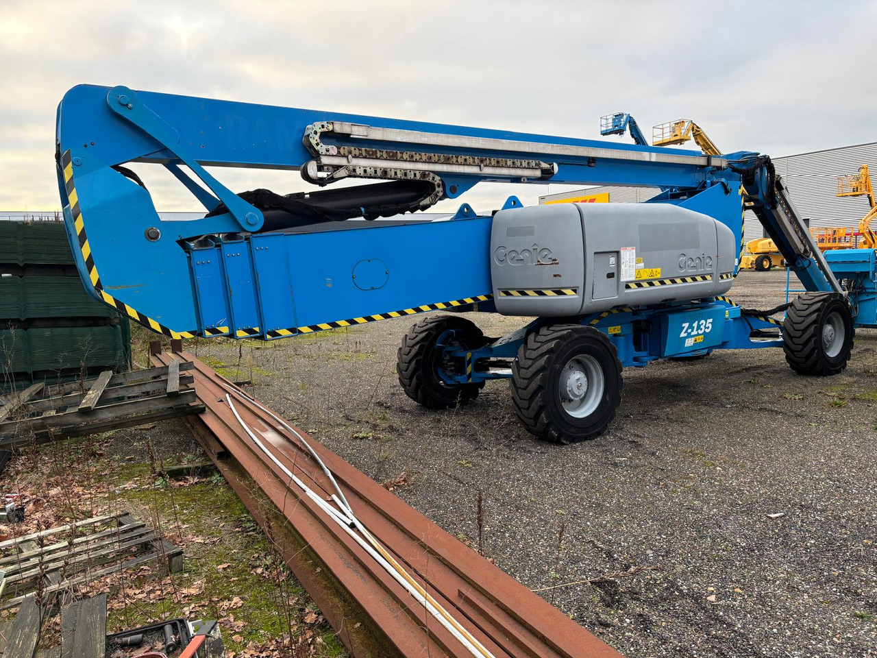 Articulated boom GENIE Z135: picture 6