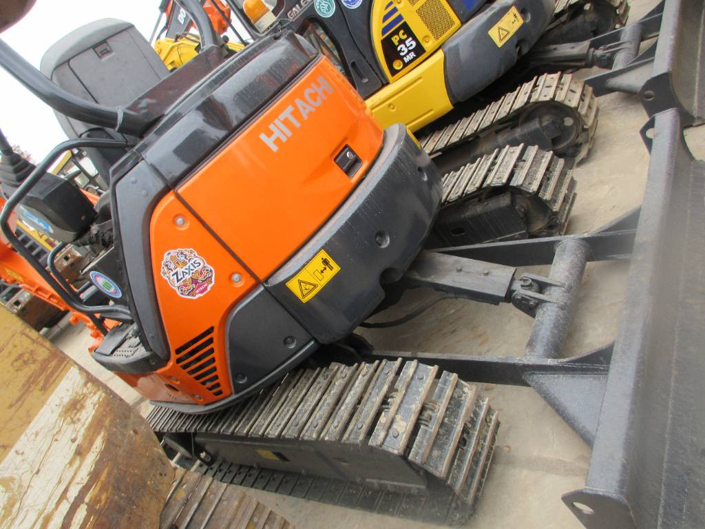 Mini excavator Hitachi ZX 30 U: picture 7