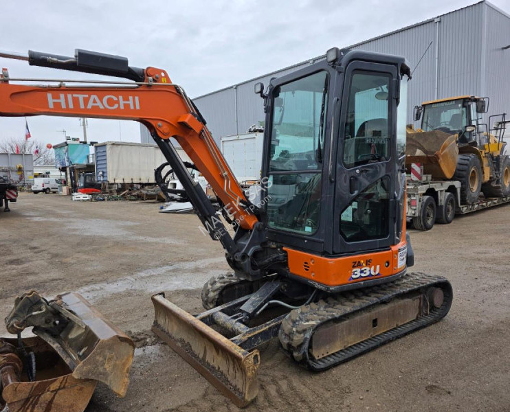 Mini excavator Hitachi ZX33U3: picture 10