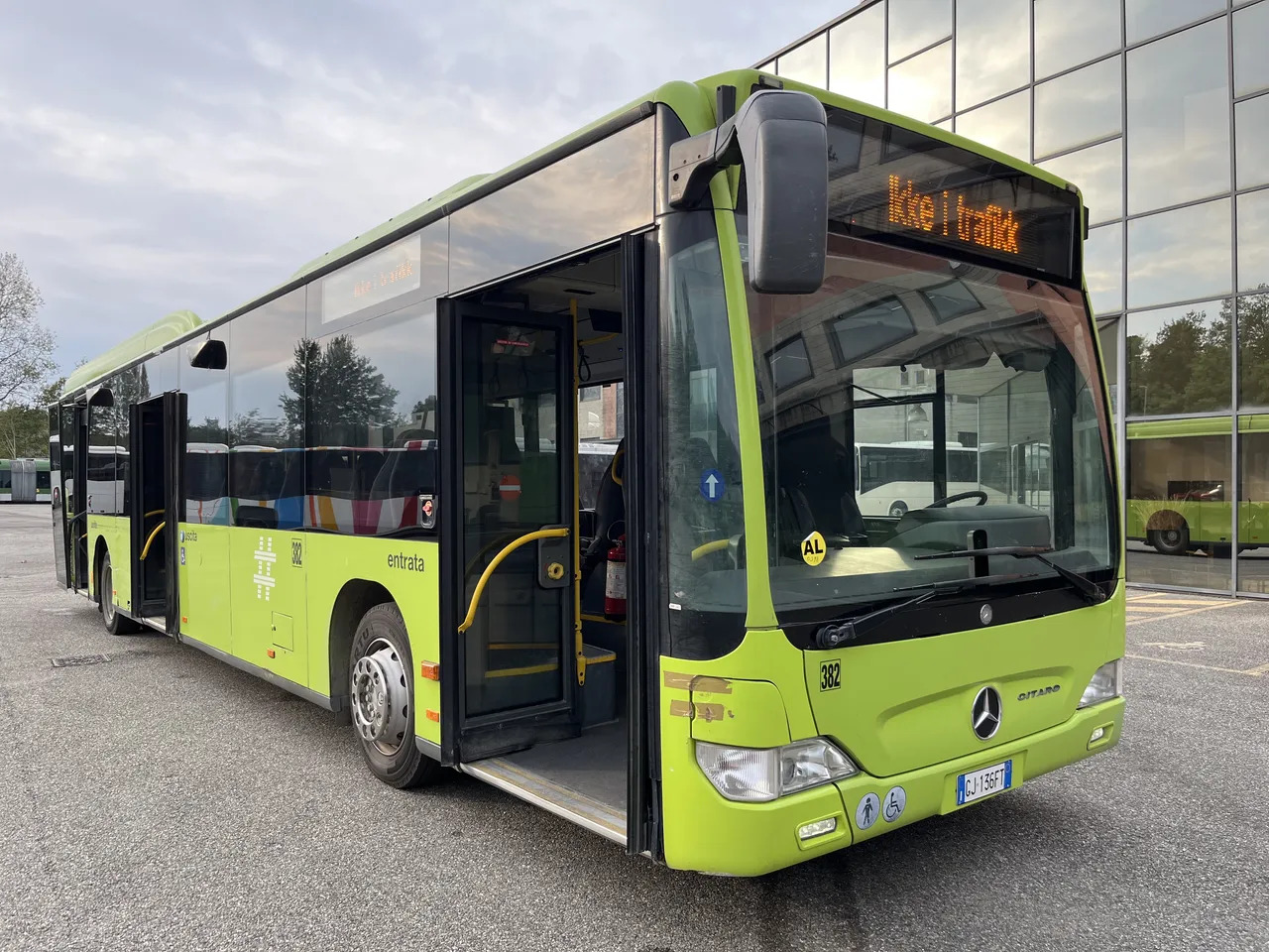 Suburban bus Mercedes-Benz Citaro: picture 12