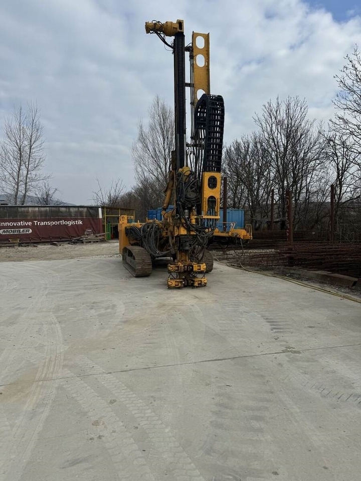 Drilling rig Klemm KR 806-3D with Double Rotary Head: picture 14